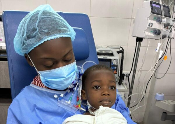 Mission Humanitaire à Abidjan : S.H.A.R.E. et “Sainte-Justine au Cœur” s’unissent