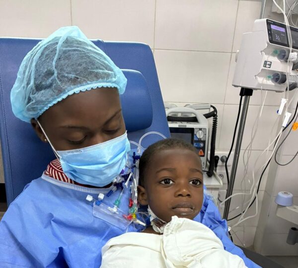 Mission Humanitaire à Abidjan : S.H.A.R.E. et “Sainte-Justine au Cœur” s’unissent